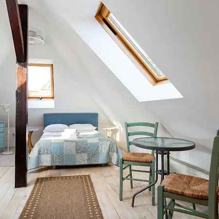 Seaside Vista By Bookinghost *