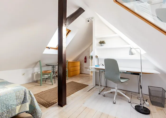 Seaside Vista By Bookinghost *